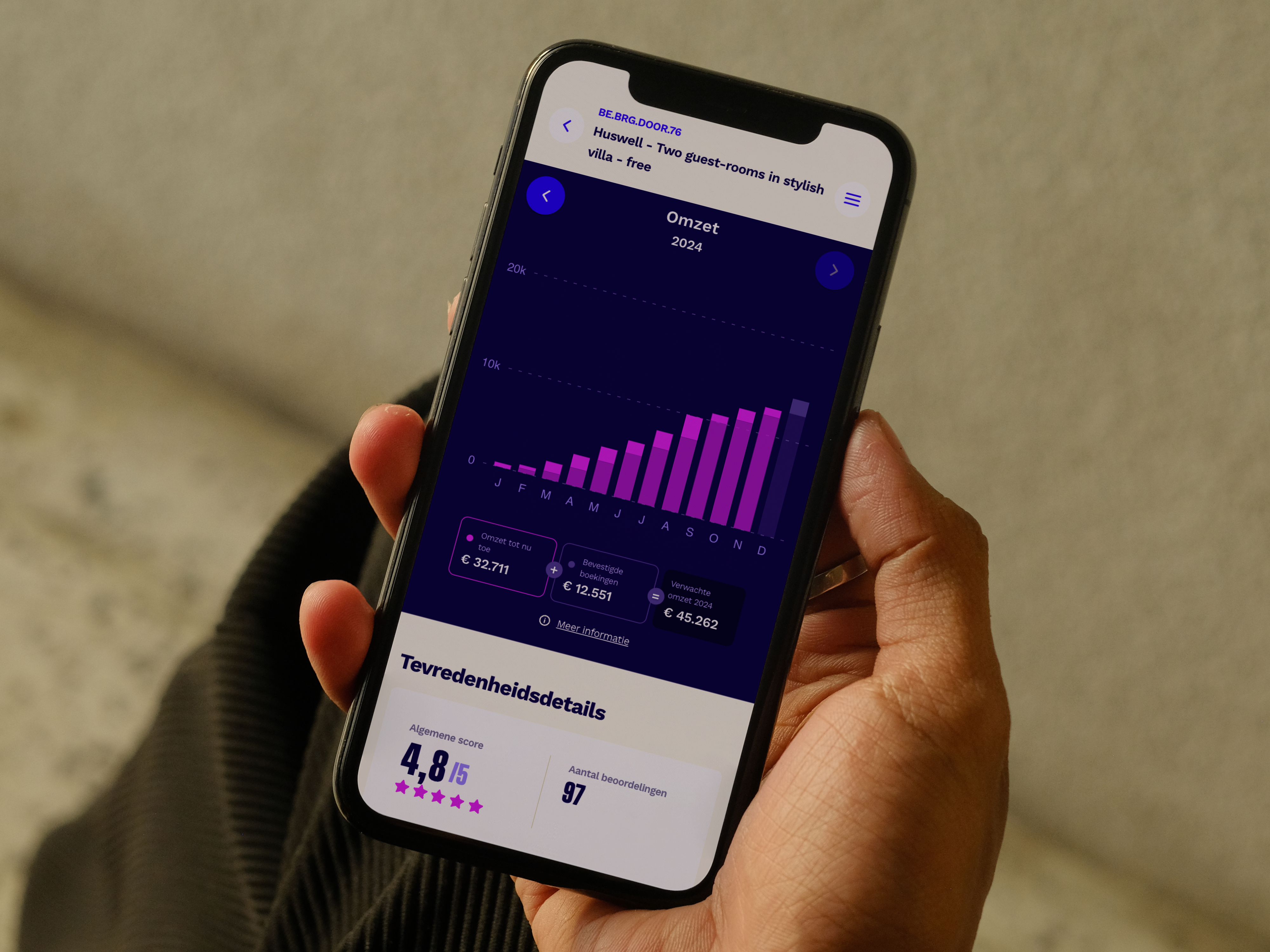 Photo Realistic iPhone Mockup 2